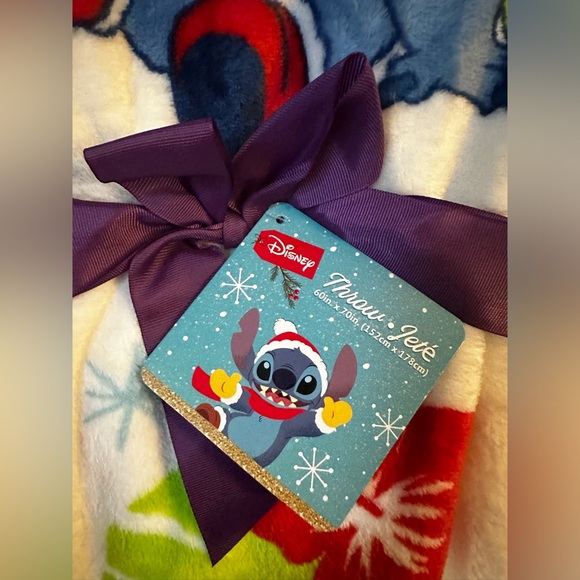 🇺🇸 Stitch x Disney Christmas Throw - Picture 4 of 4